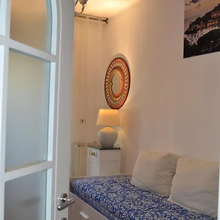 La Conchiglia Apartment *