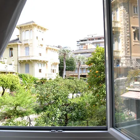 La Conchiglia Apartment *